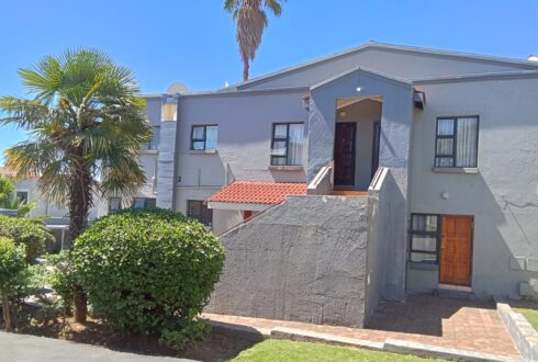 - UNDER OFFER - EMERALD PARK - RANDPARKRIF EXT 30