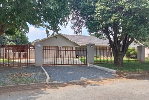 - SOLD - AUCTION - 9 APRIL 2025 @ 11:00 - DWELLING