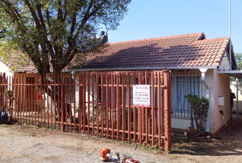 - SOLD - UNIT 9 KEW HEIGHTS , KEW