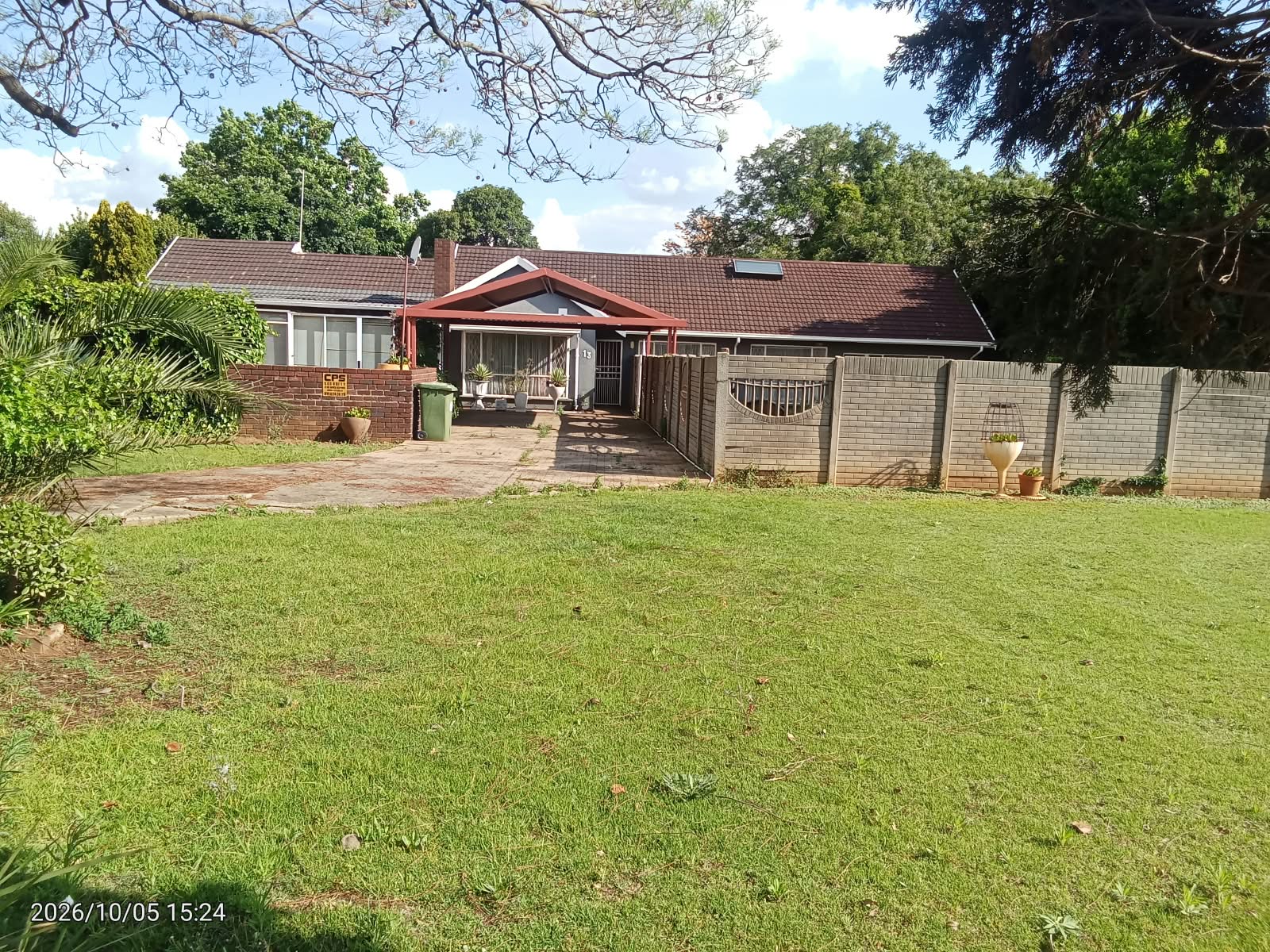 AUCTION – 11TH NOVEMBER 2026 @ 11:00 – BRACKENHURST – DWELLING AND MOVEABLES